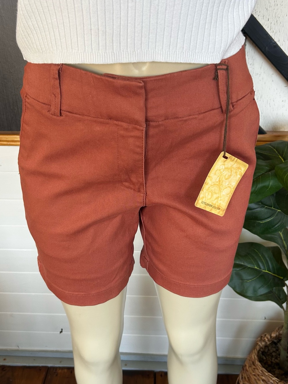 Hybrid & Company Rust Clay High Waist Stretch Chino Shorts Size 11 – NWT